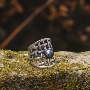Grey-blue pearl life ring